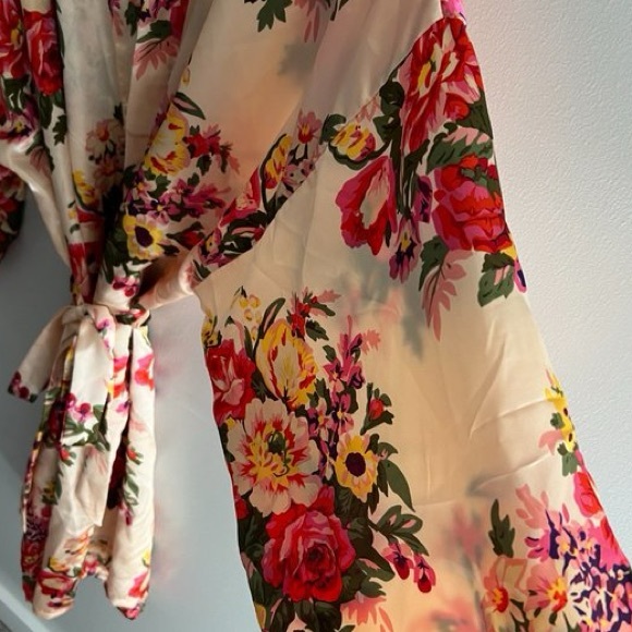 Floral Satin Robe - Picture 4 of 6